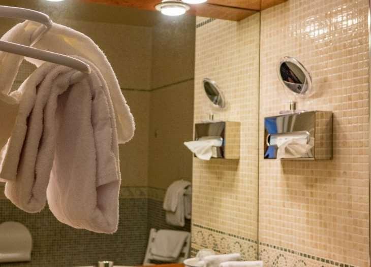Logis - Belle Hotel, Lille-Ouest Bailleul  Bilik gambar