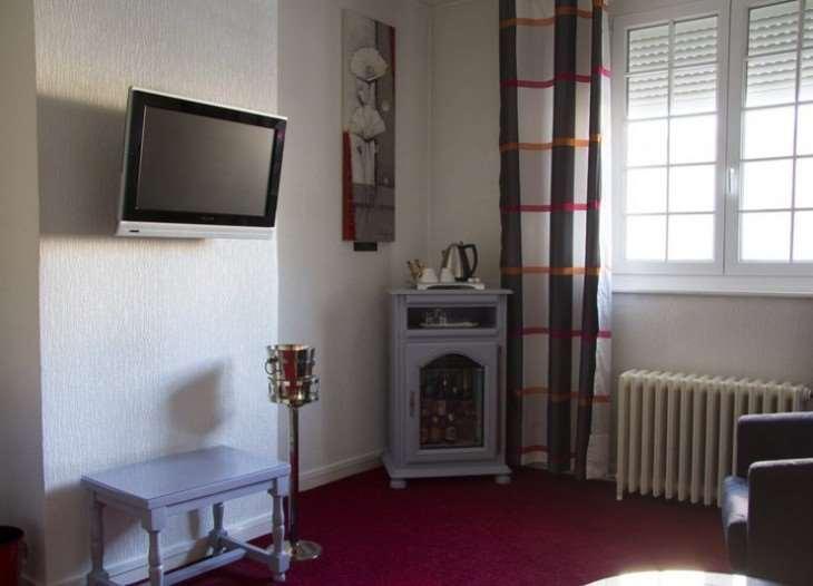 Logis - Belle Hotel, Lille-Ouest Bailleul  Bilik gambar