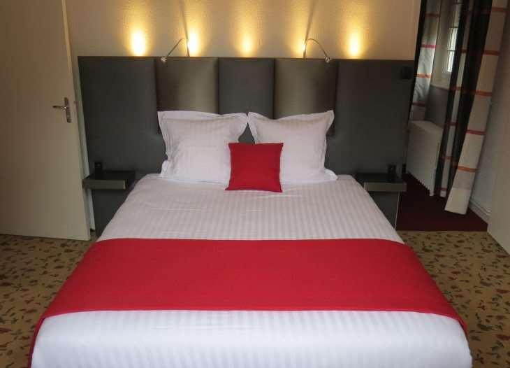 Logis - Belle Hotel, Lille-Ouest Bailleul  Bilik gambar
