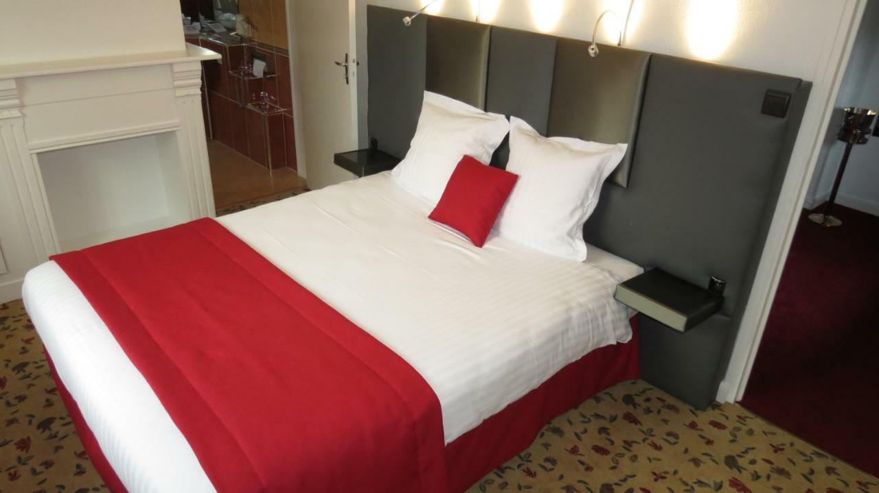 Logis - Belle Hotel, Lille-Ouest Bailleul  Luaran gambar